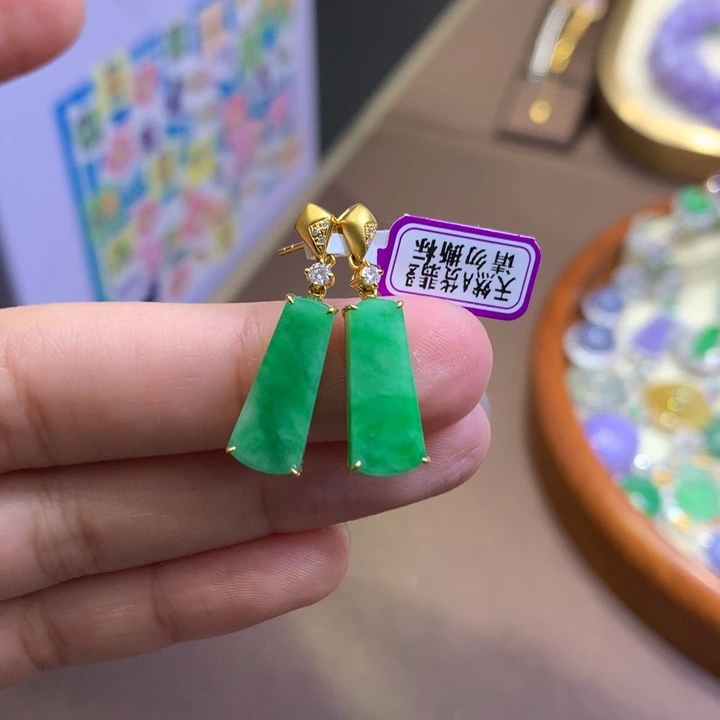 翡翠18K金镶嵌颈饰翡翠