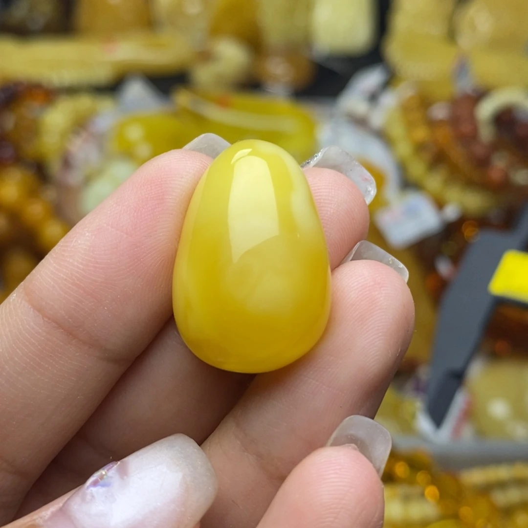 未镶嵌琥珀珠宝奇石