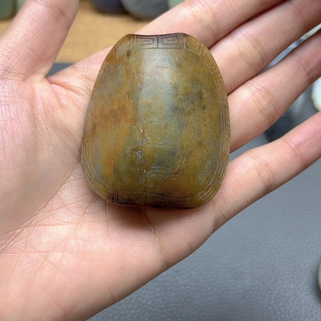 勇***哥颈饰未镶嵌和田玉