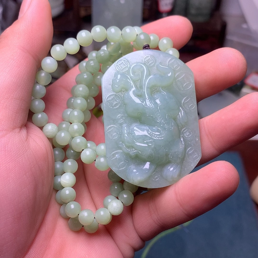 未镶嵌蛇纹石玉颈饰