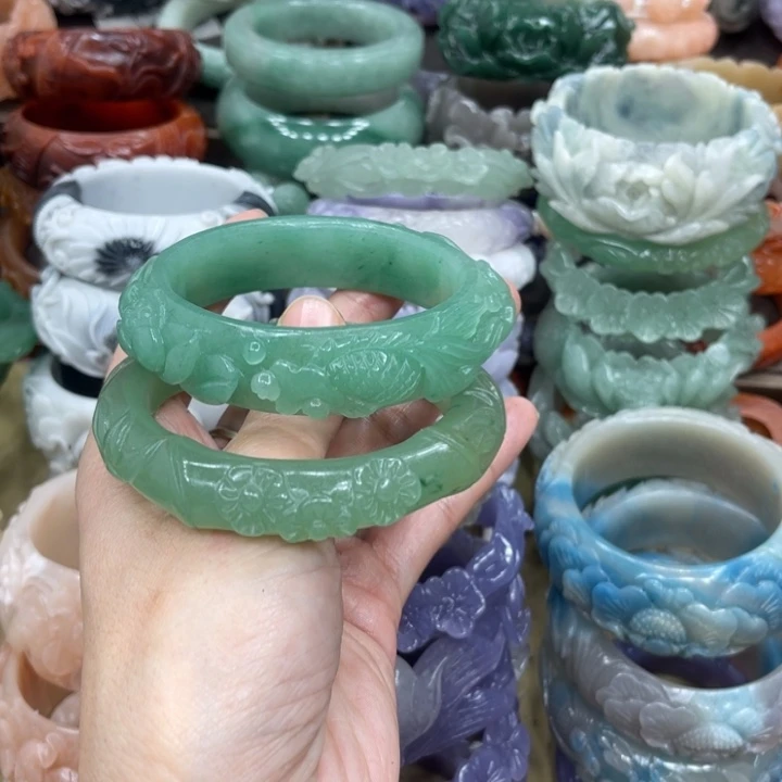 愿***往石英岩玉未镶嵌手镯