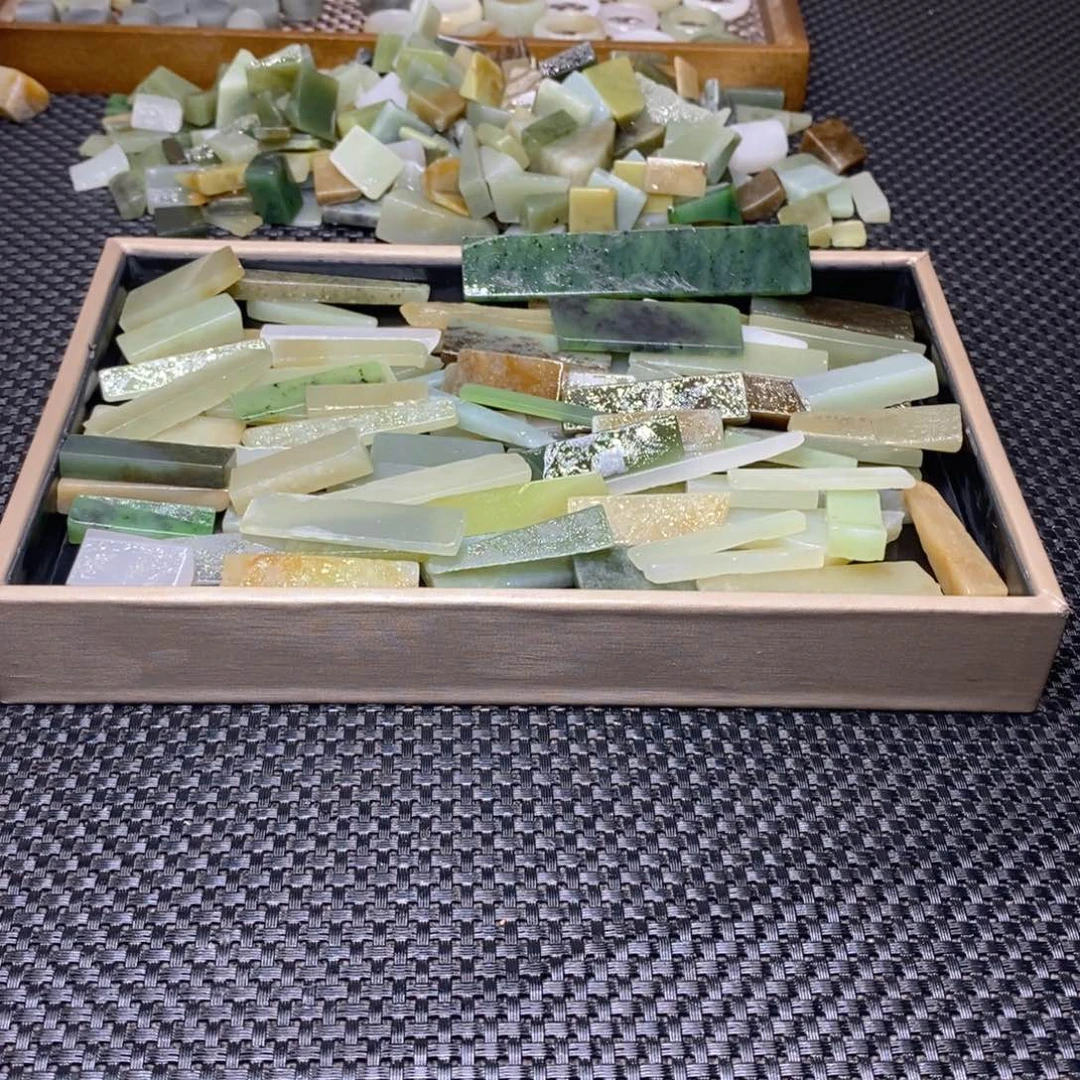 和田玉（糖玉）未镶嵌珠宝半成品冰**梨