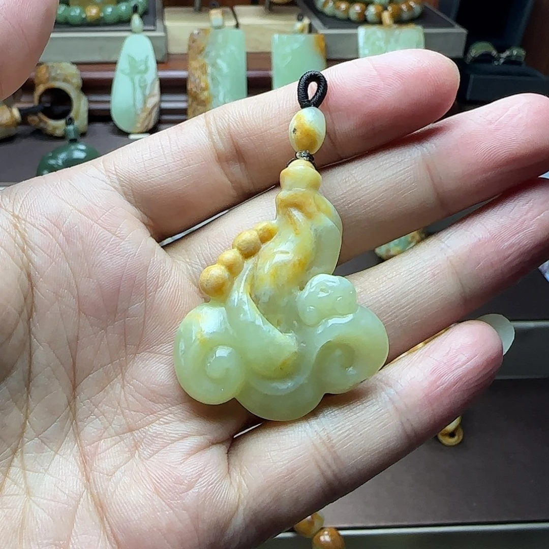 岫岩河磨玉（透闪石质玉）未镶嵌挂件