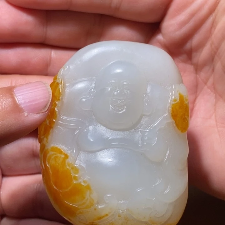 我***界和田玉未镶嵌颈饰