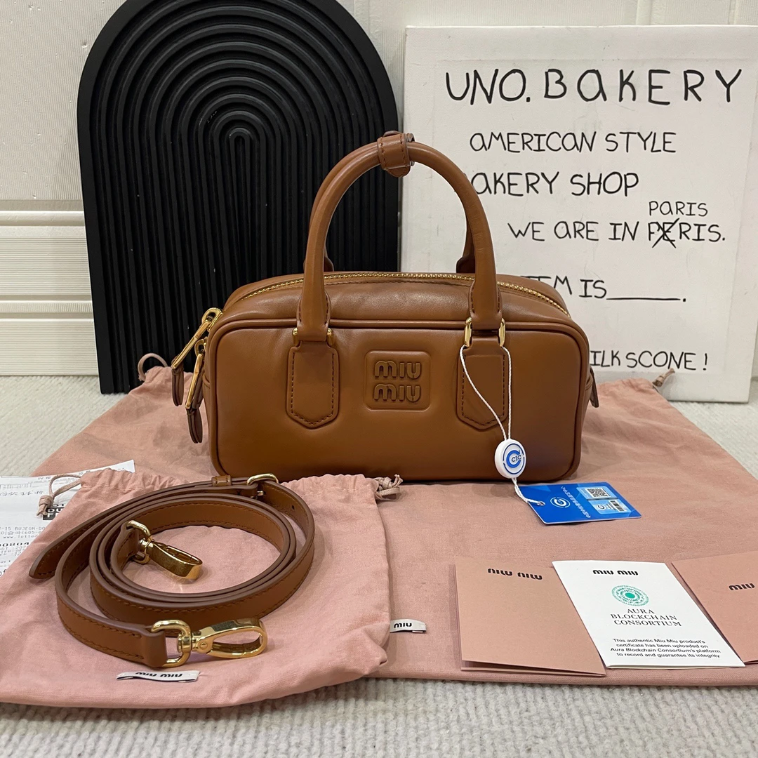 95新 MIU MIU/缪缪 焦糖色保龄球小号