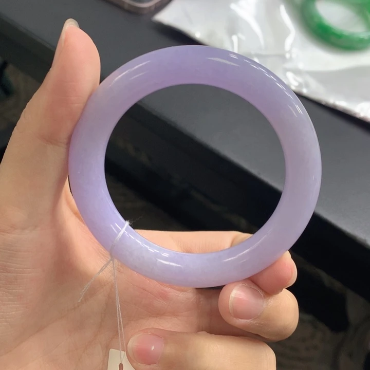 翡翠手镯未镶嵌翡翠