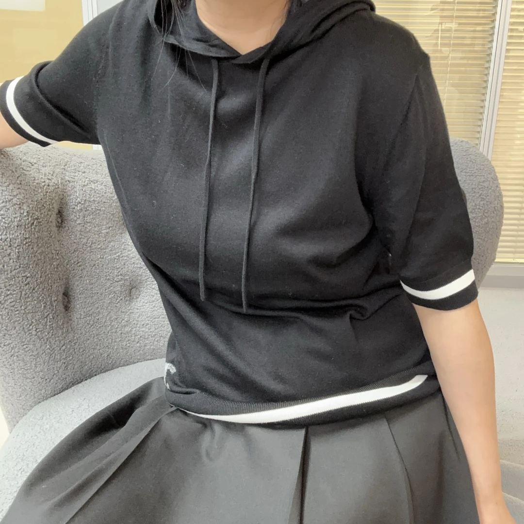 香黑色连帽短袖针织衫uniform159472