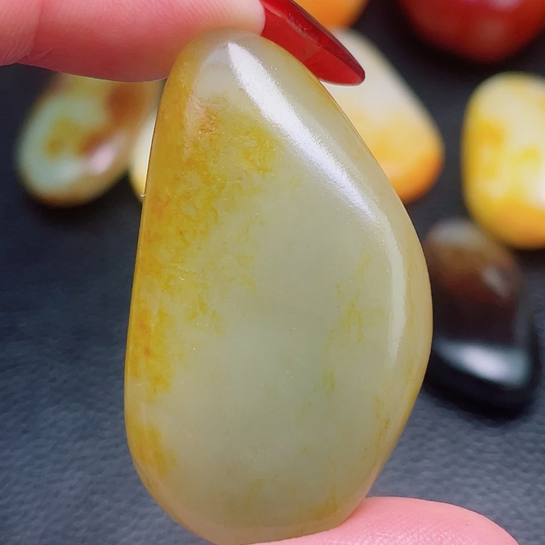 和田玉未镶嵌珠宝奇石