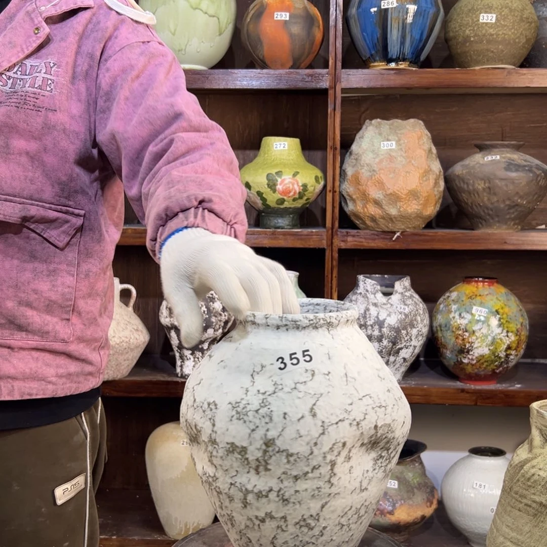 摆件355华庭街上的人，？