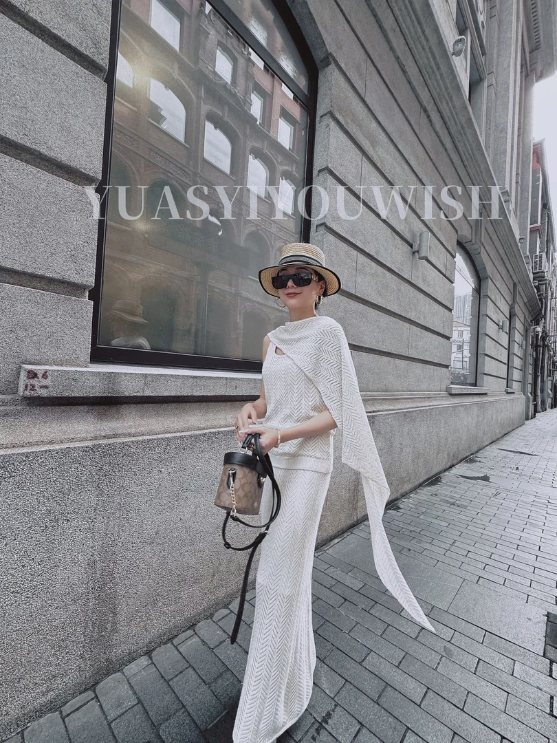 YUASYIYOUWISH|“满天星”法式气质镂空针织背心半身裙披肩三件套