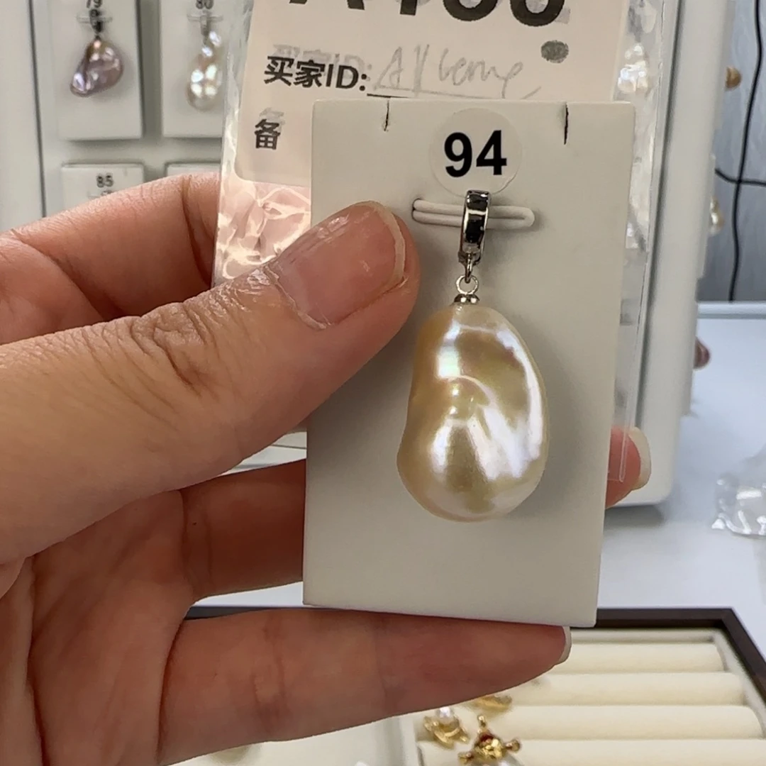 k***k颈饰合金淡水珍珠