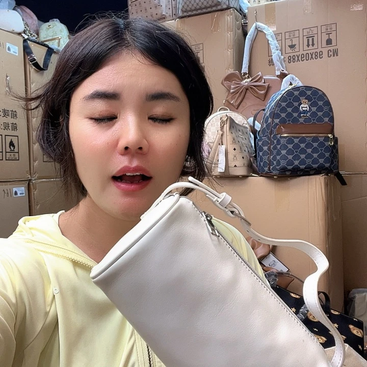 PVC包包包包包包吧
