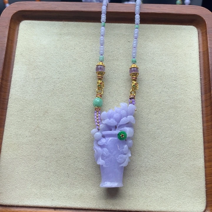 翡翠未镶嵌颈饰紫翡花瓶
