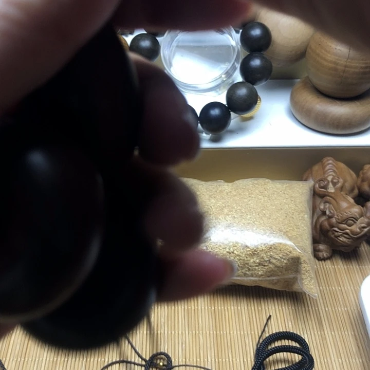 无事牌檀香木老山檀香微微虫漏平安扣