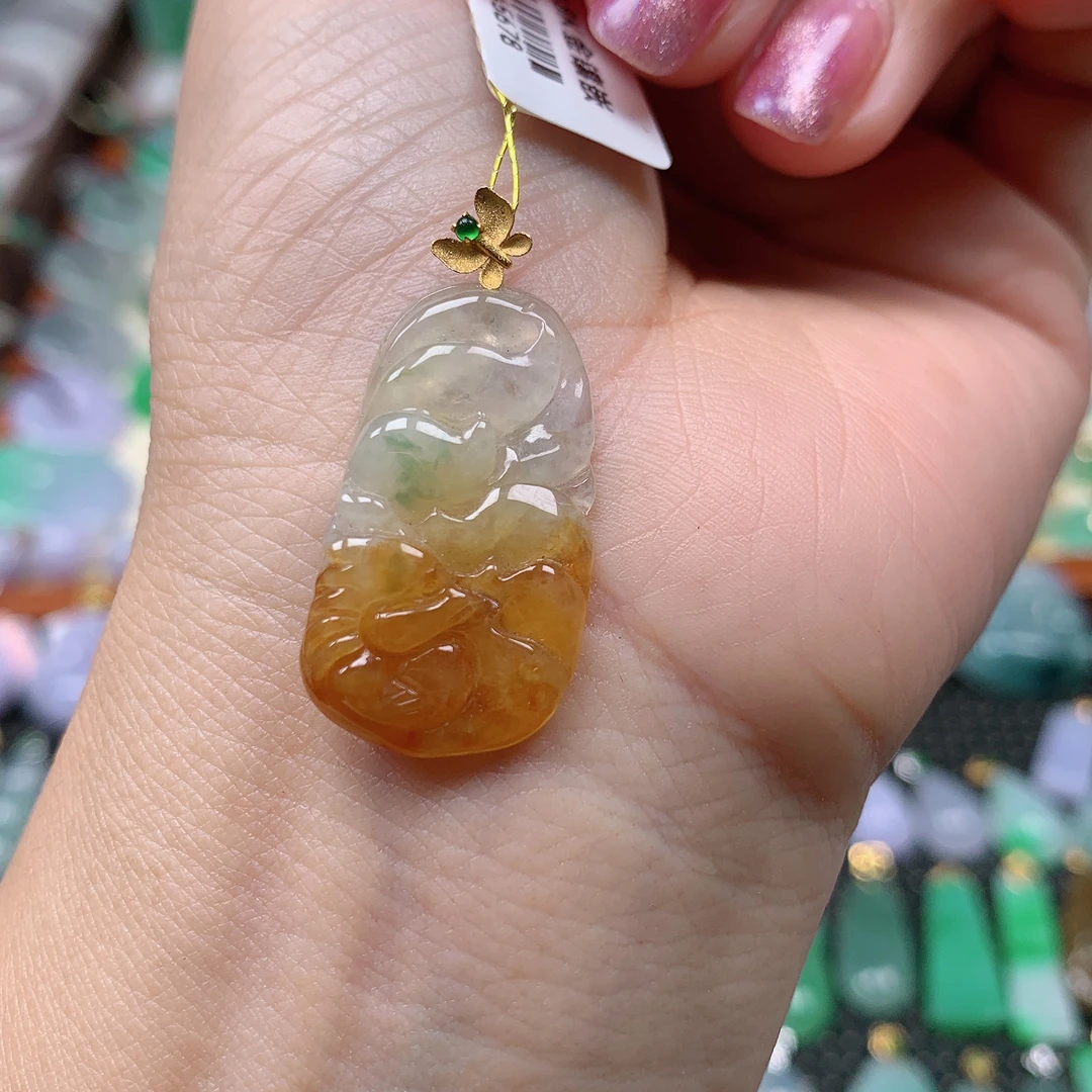 缅甸天然A货翡翠，冰黄翡九尾狐，编号13/1105尺寸28.8-16.2-5.7