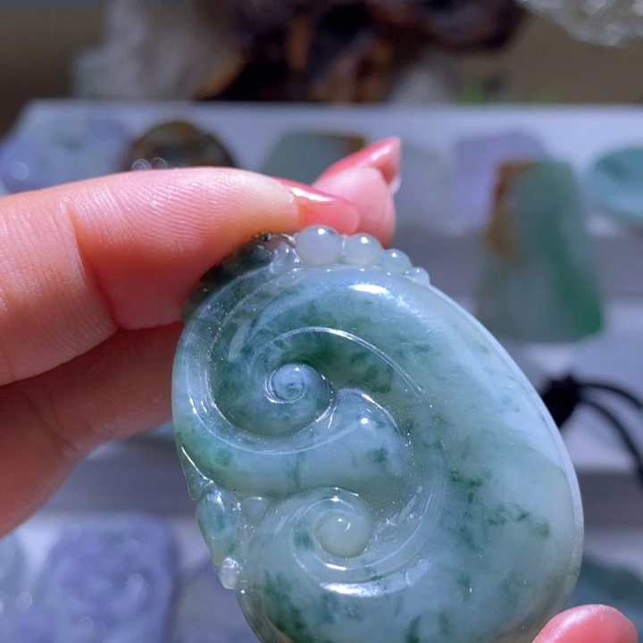 【闪购商品】翡翠未镶嵌颈饰如意