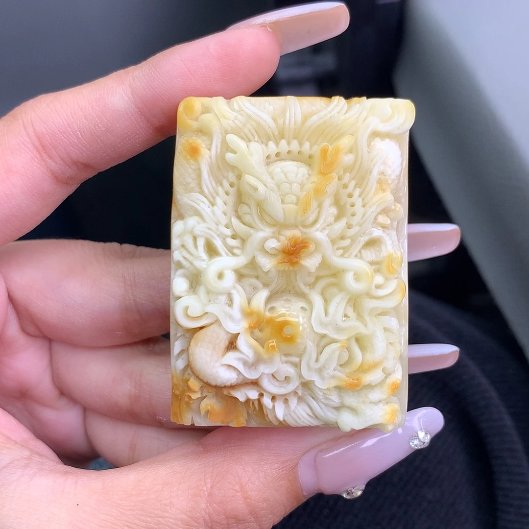 琥珀未镶嵌珠宝奇石50*36*18 龙牌