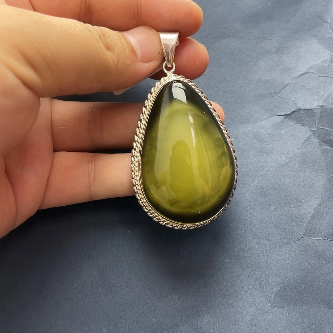 笨***妞琥珀未镶嵌裸石吊坠