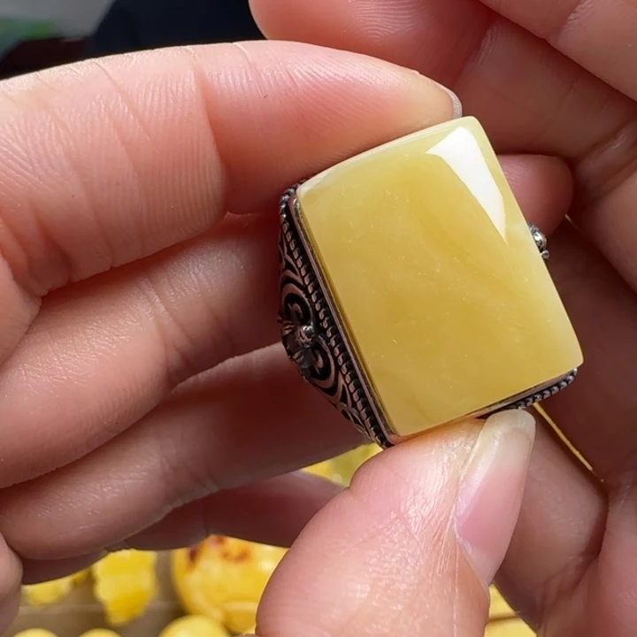 蜜蜡珠宝奇石未镶嵌