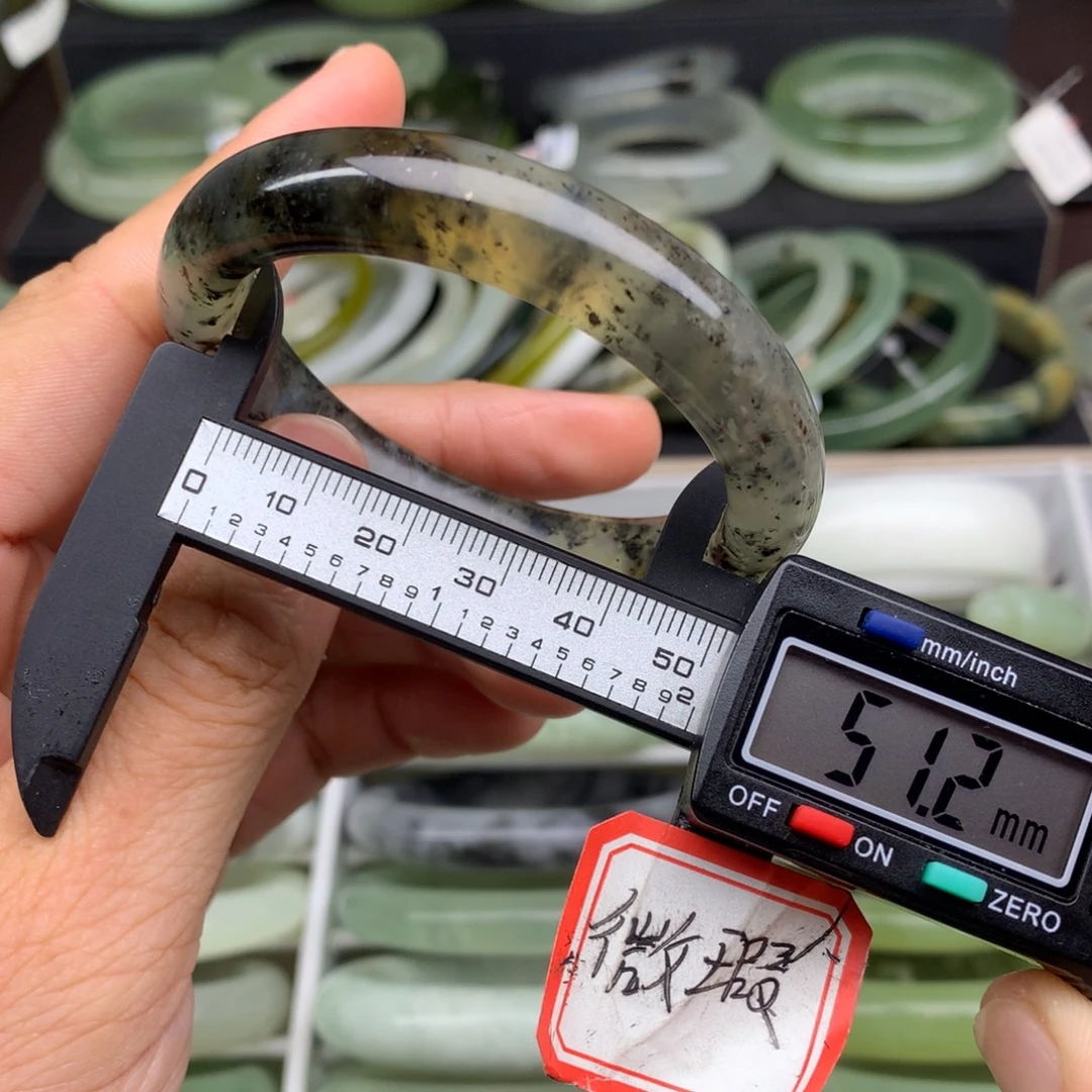 蛇纹石玉未镶嵌手镯682