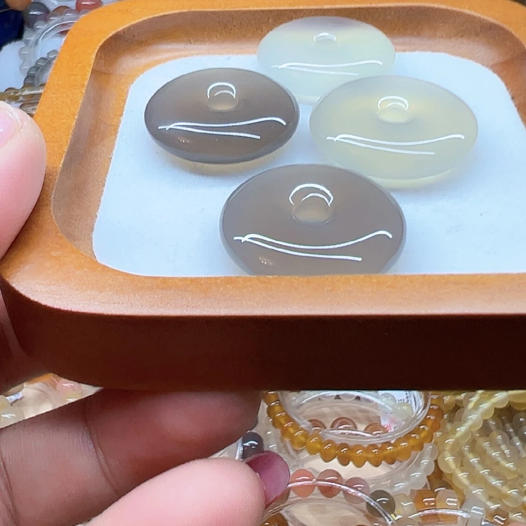 玛瑙/玉髓颈饰未镶嵌