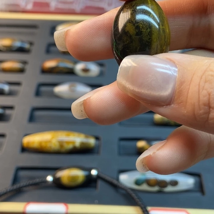 玛瑙/玉髓颈饰未镶嵌虾*