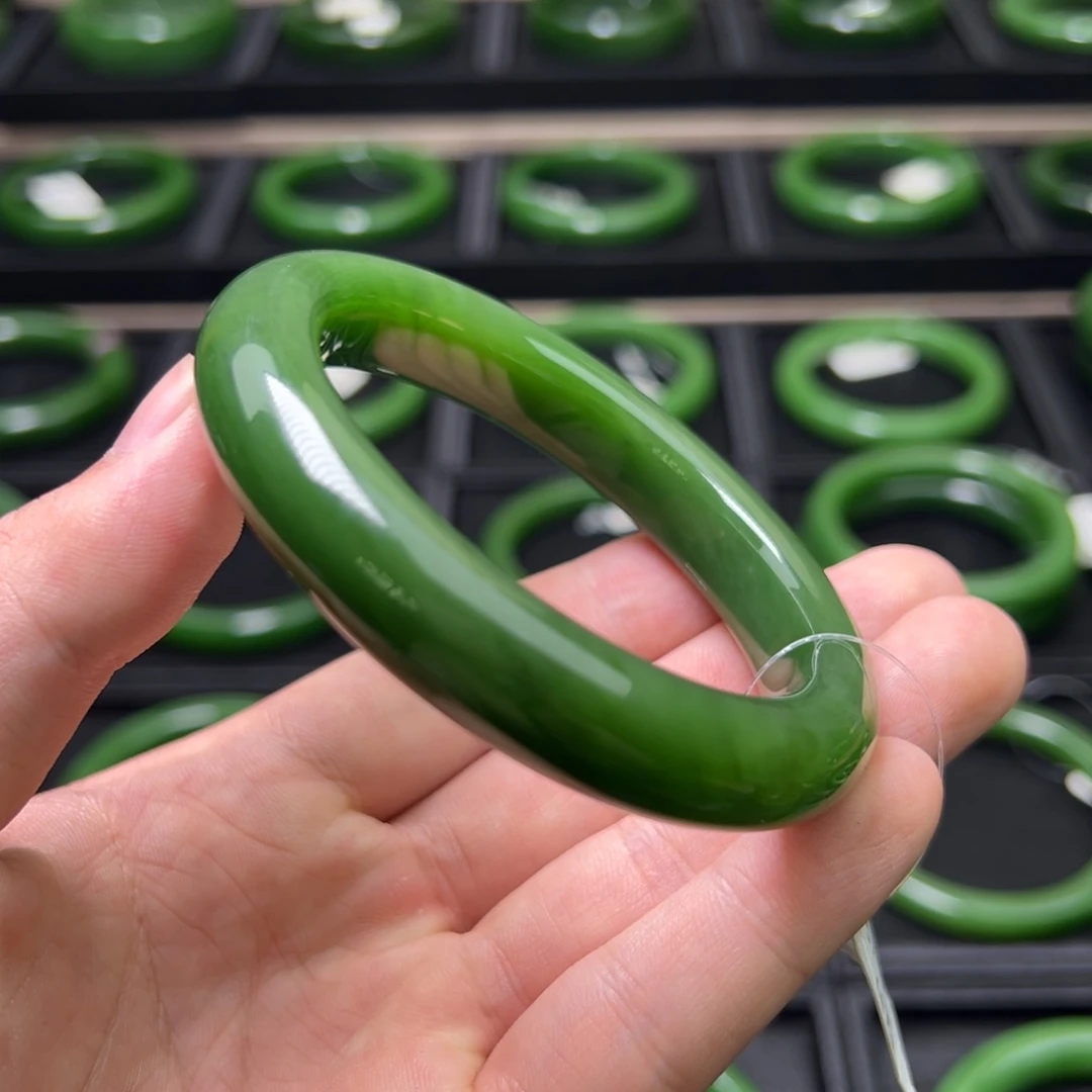 和田玉（碧玉）未镶嵌手镯