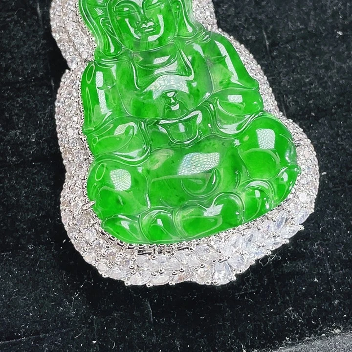 翡翠未镶嵌颈饰84