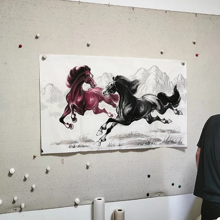 横款周士宸水墨写意奔马作品