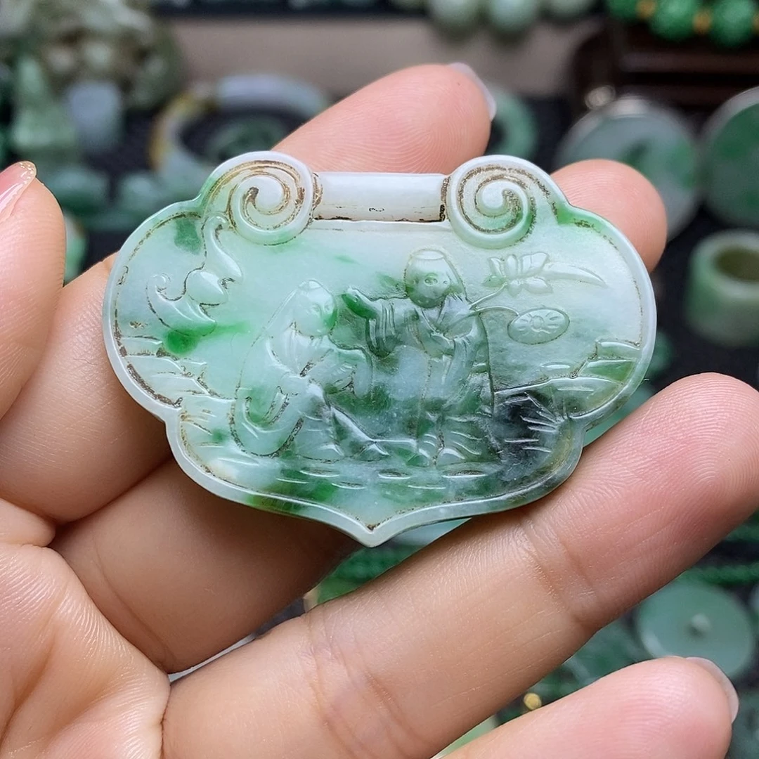 翡翠挂件未镶嵌缅甸天然翡翠锁牌