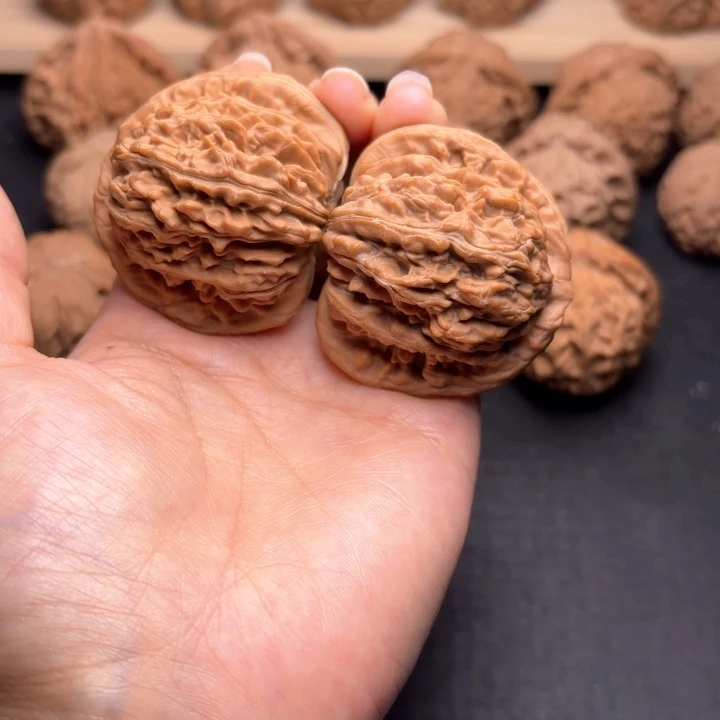 文玩核桃把件45四座楼克重50