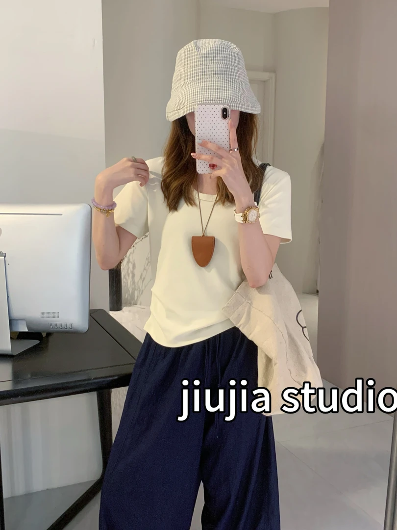 九佳 ~【小心机】U领修饰捏褶休闲显瘦百搭内搭时尚打底衫短袖T恤