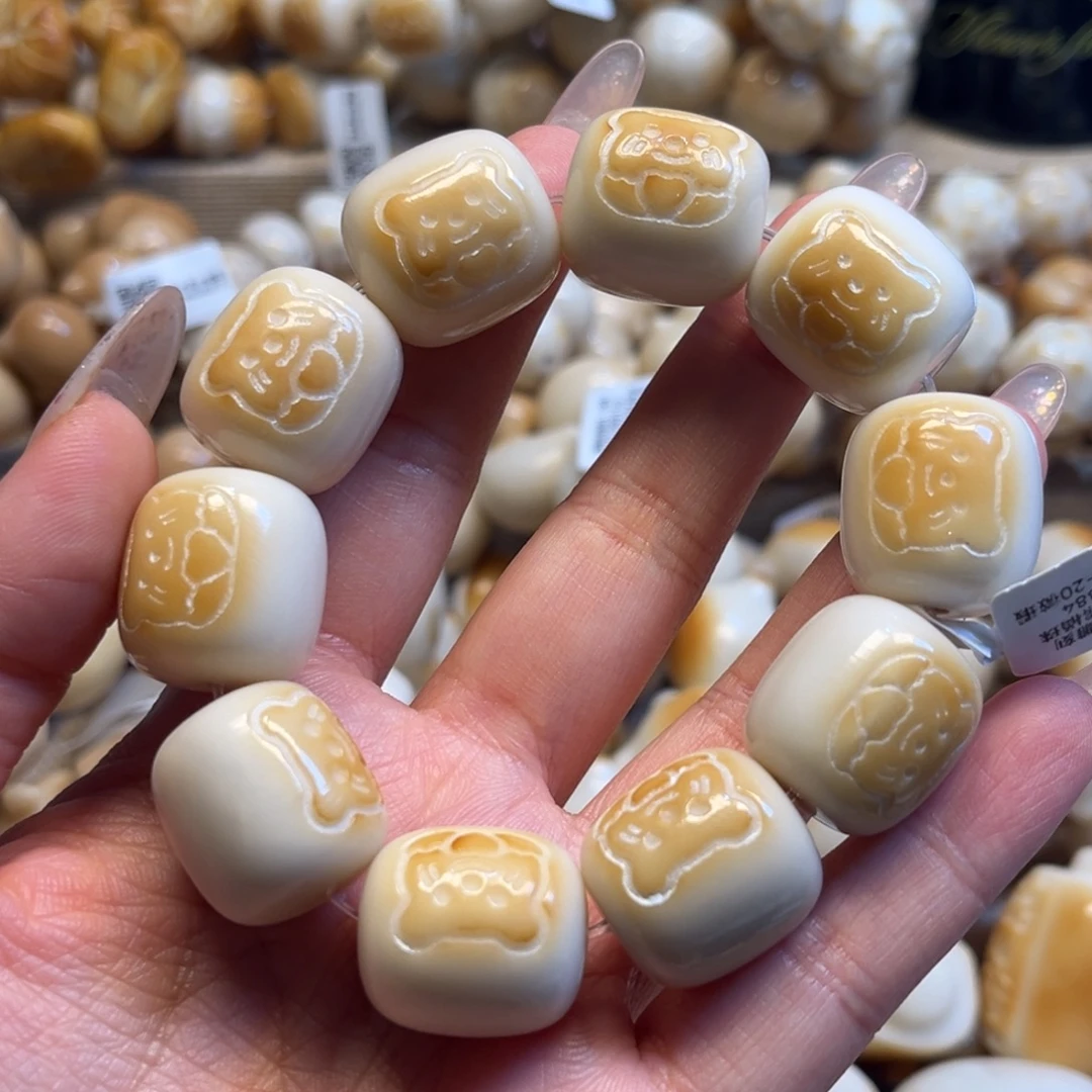 吊坠菩提根/象牙果12.27.52微瑕浮雕桶珠