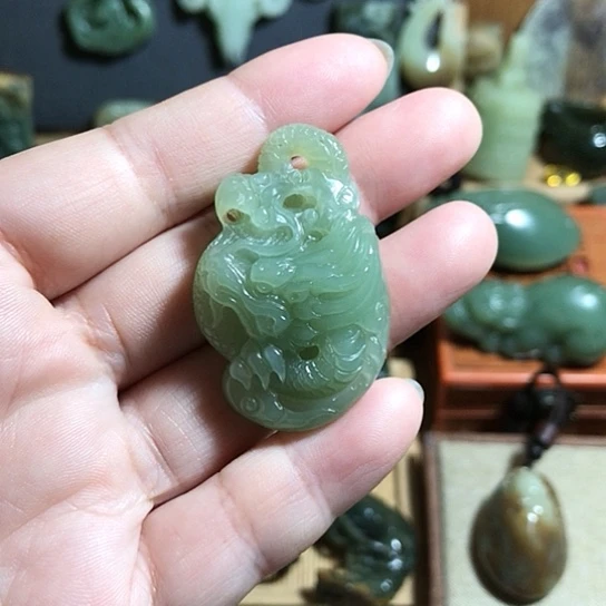 颈饰未镶嵌和田玉