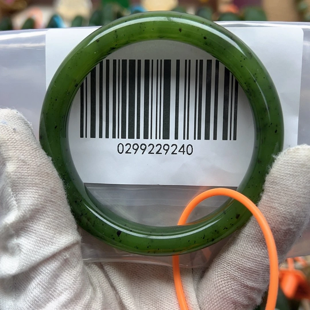 蝴***兰和田玉未镶嵌手镯