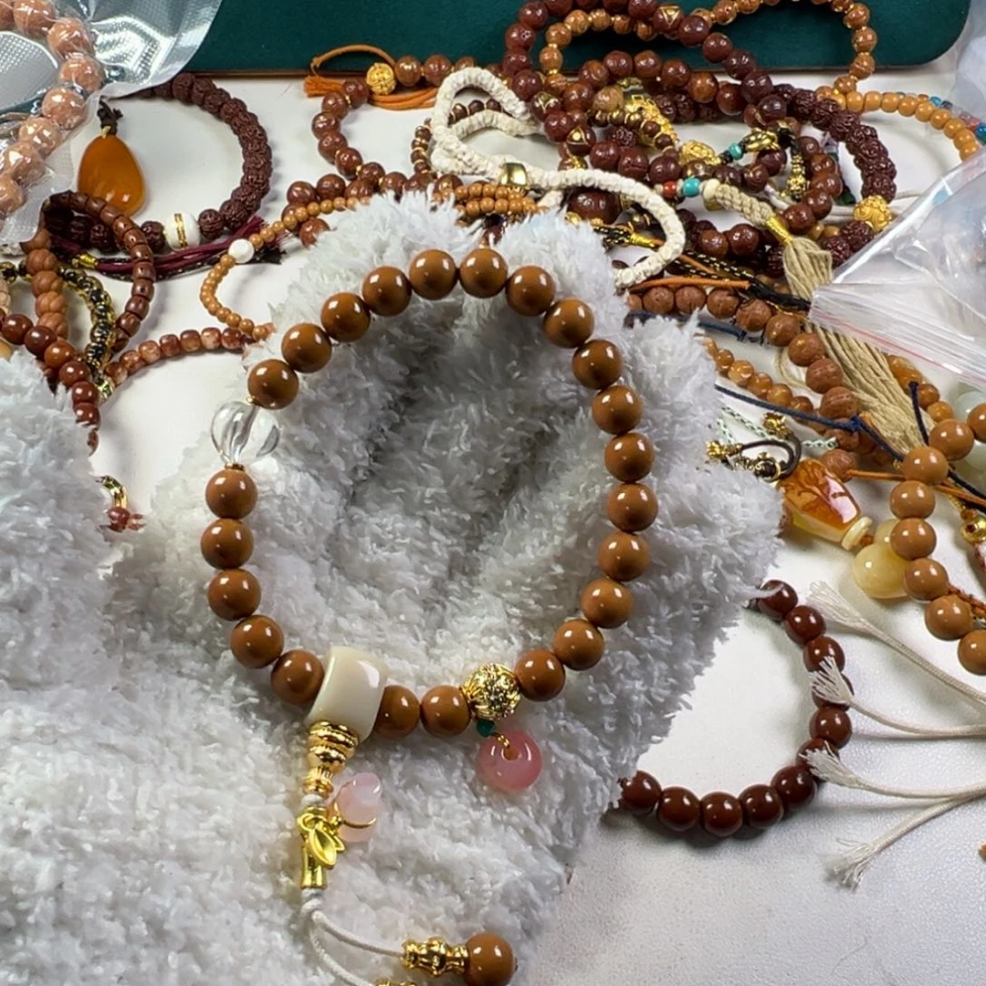 猴头核桃吊坠。。。。。。。。。