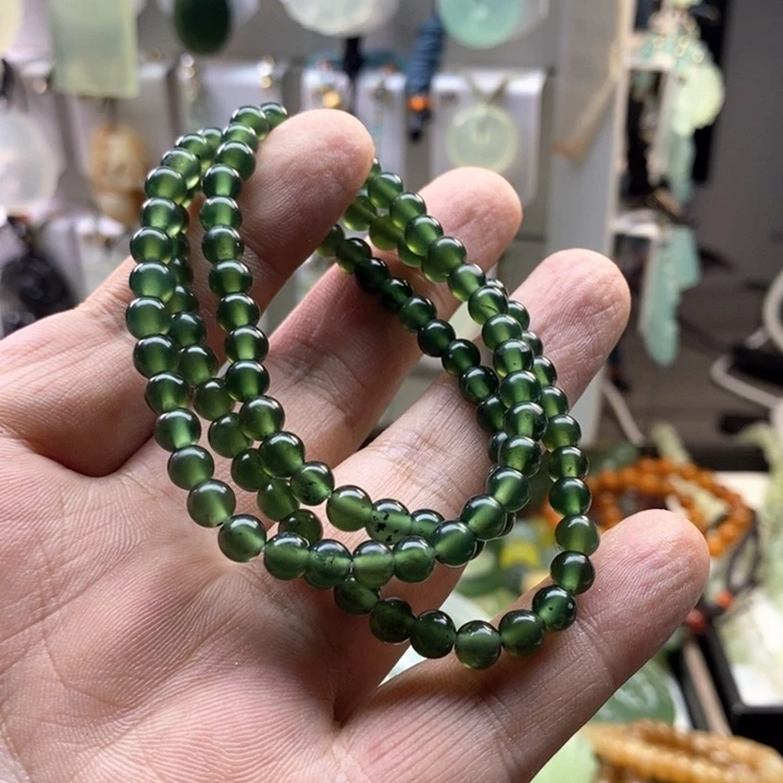 未镶嵌蛇纹石玉颈饰