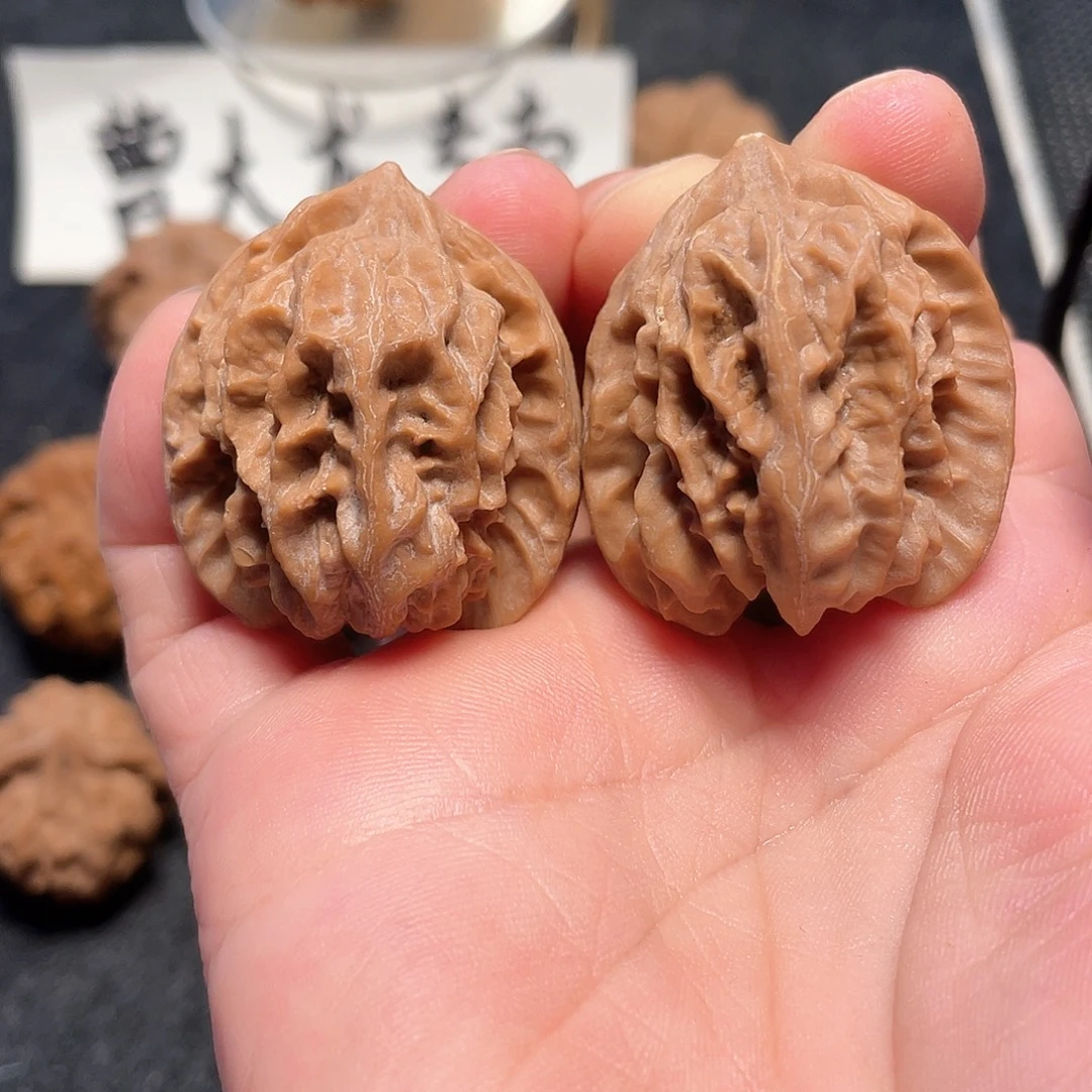 嘎***儿把件文玩核桃文玩核桃曹大龙