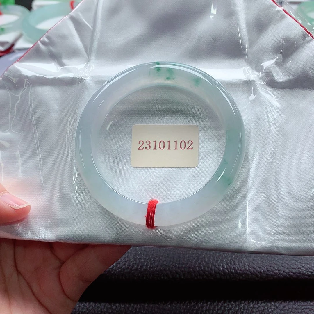 翡翠手镯未镶嵌天然A货翡翠手镯