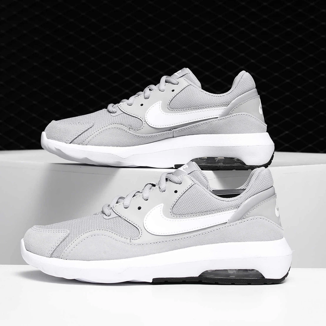 【瑕疵慎拍】耐克女低帮耐磨透气休闲运动跑步鞋 916789-101