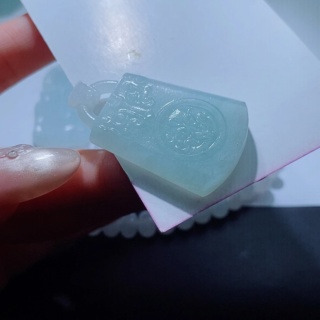 定制翡翠未镶嵌仿古牌