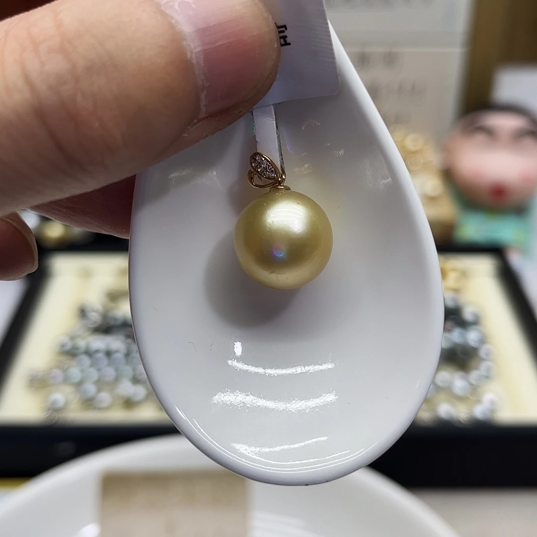 颈饰海水珍珠18K金镶嵌