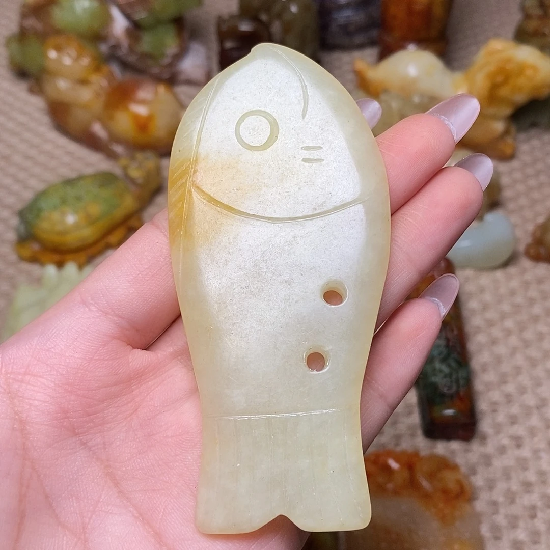 未镶嵌蛇纹石玉颈饰