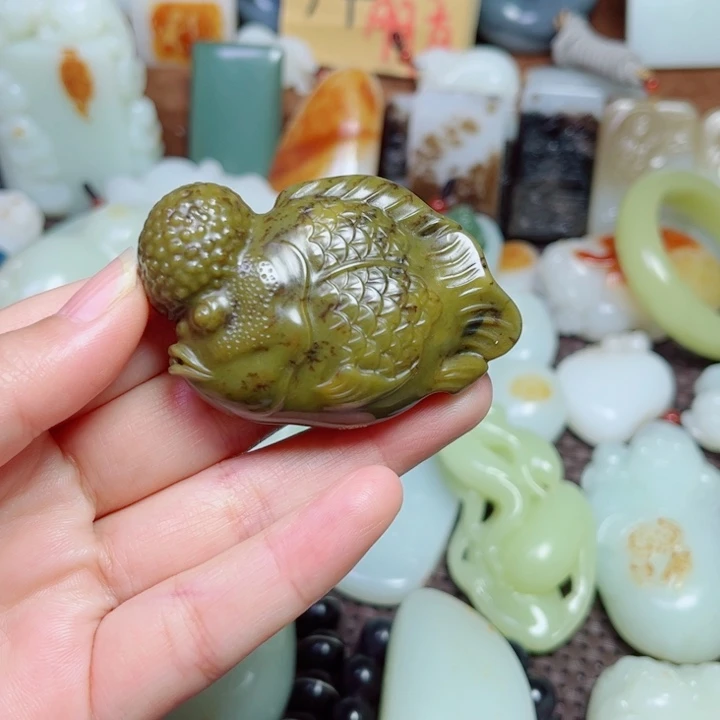 和田玉未镶嵌车挂