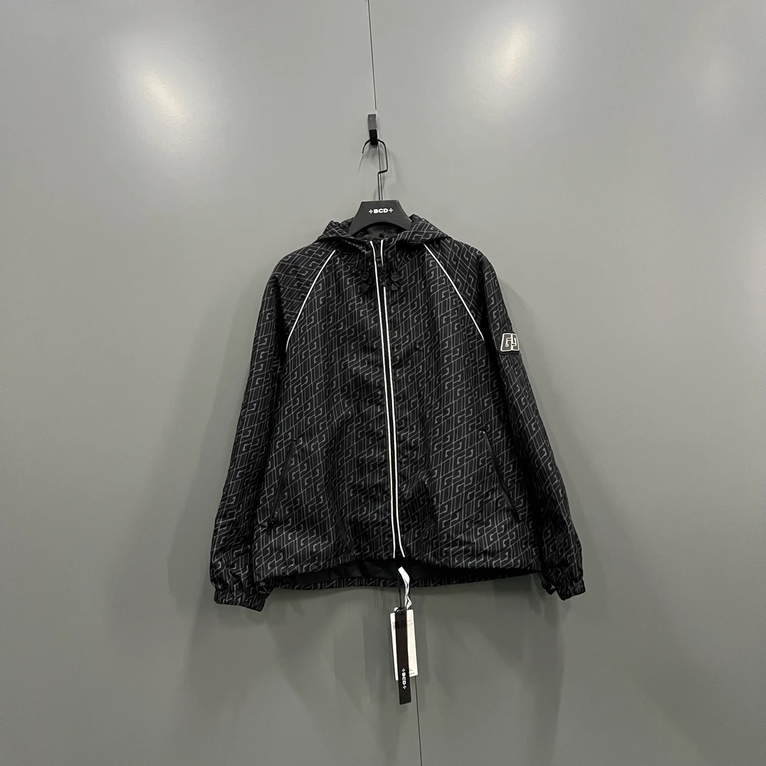 未使用 GUCCI/古驰 (ll) 黑色几何图案满印外套 46码 018095