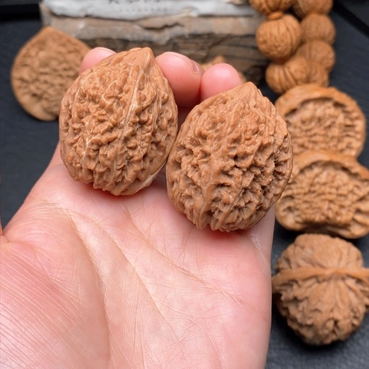 桃核把件全品33大蒜