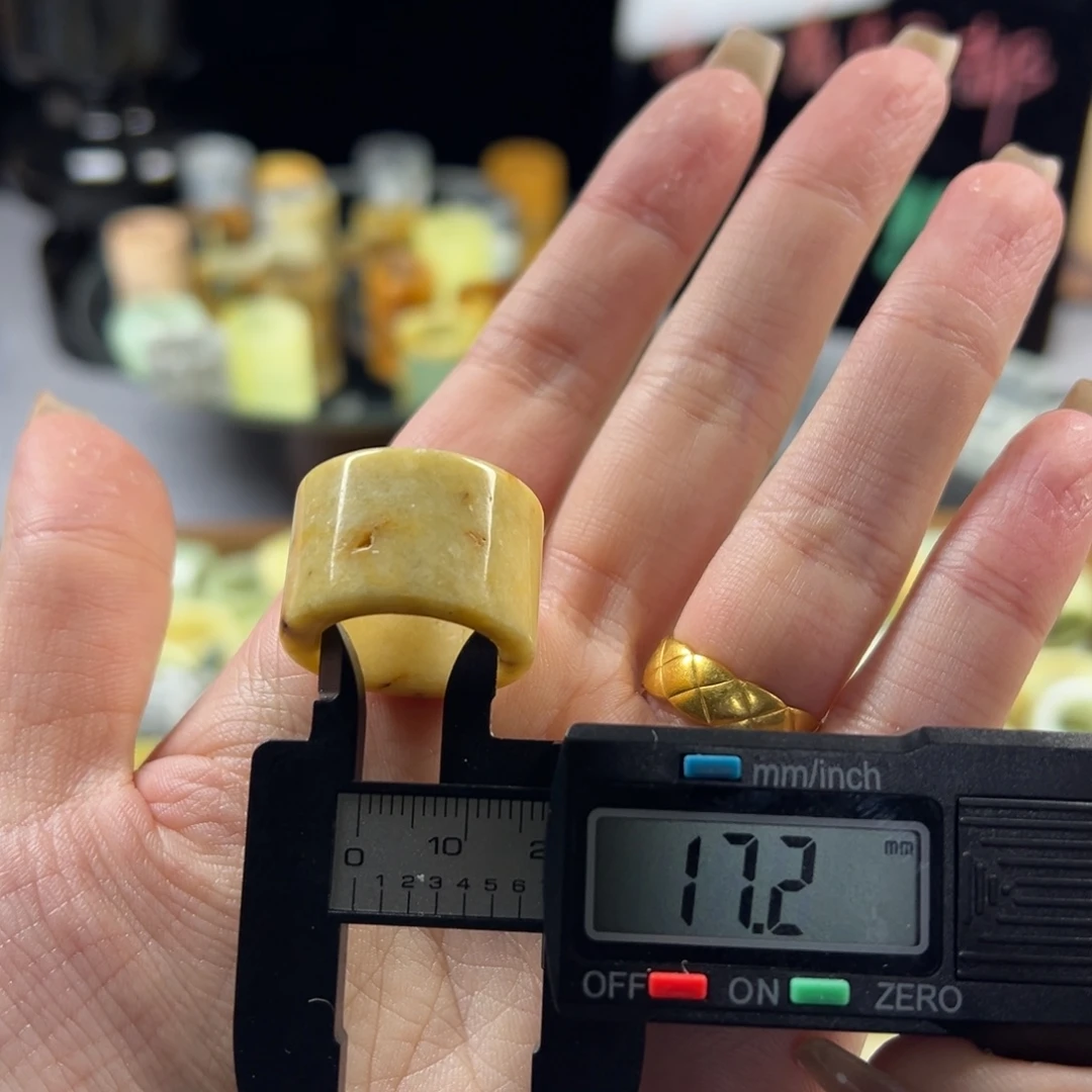 蛇纹石玉未镶嵌戒指