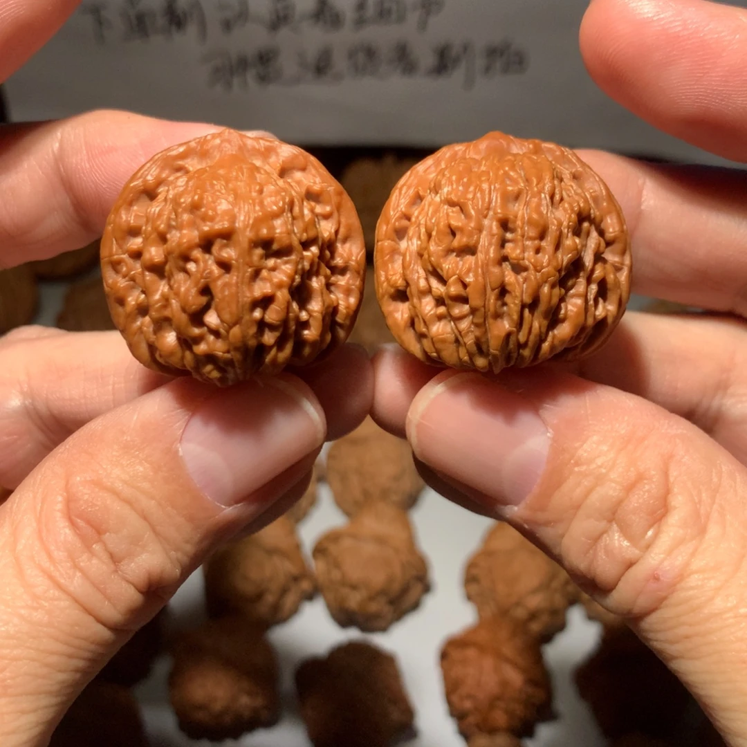 文玩核桃把件四座楼手捻开播福利