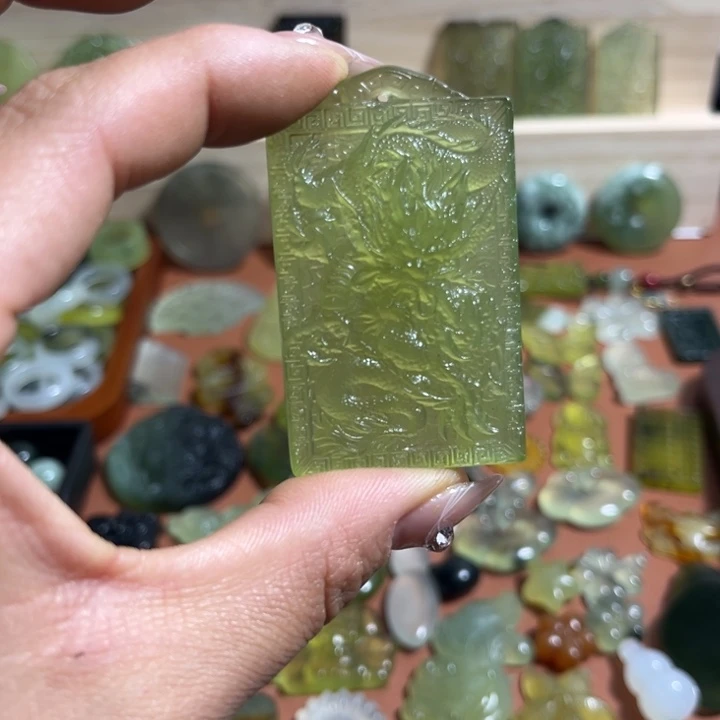 蛇纹石玉合金颈饰