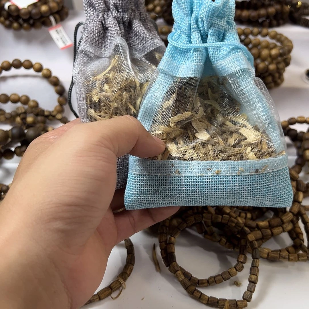 沉香沉香碎屑勾丝香囊1个